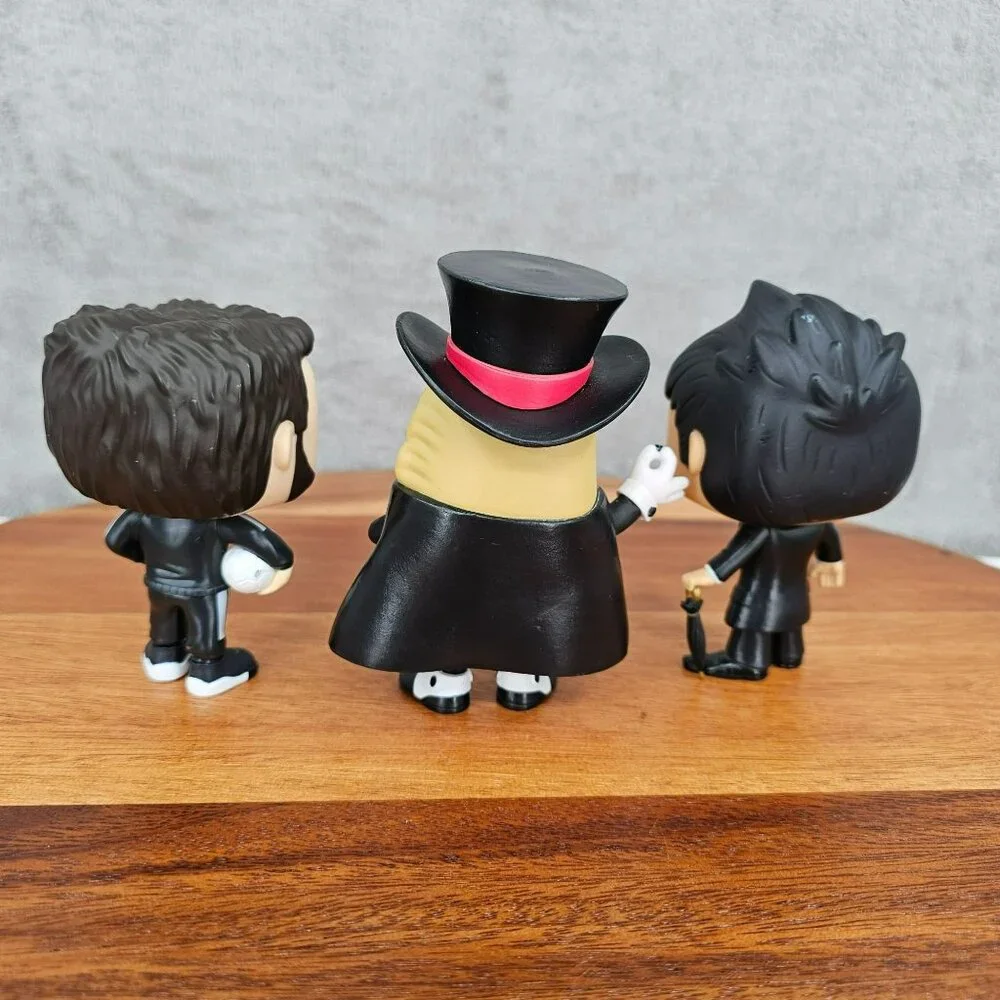 Funko Pop Set of 3 Out of Box Used Played With Flawed Gotham Hostess Ted Lasso - Picture 2 of 12